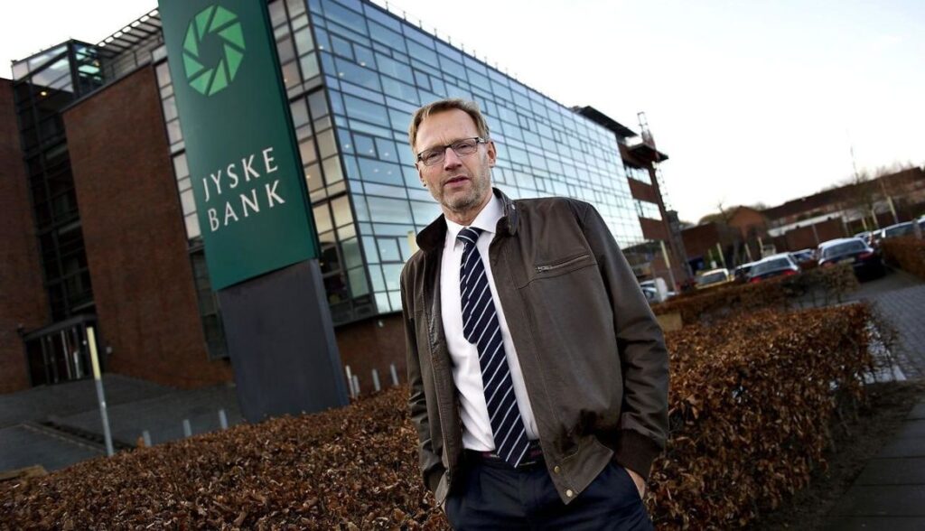 Main suspect in Danish bank fraud case Jyske BANK Anders Dam, Jyske Bank suspected of million scams and corruption. Philip Baruch Advokat og Partner I Lund Elmer Sandager Les.dk Thomas Schioldan Sørensen rodstenen.dk - Lundgrens advokater. Dan Terkildsen. Rødstenen advokater. bestyrelsen Jyske Bank Sven Buhrækall. Kurt Bligaard Pedersen. Rina Asmussen. Philip Baruch. Jens Borup. Keld Norup. Christina Lykke Munk. Johnny Christensen. Marianne Lillevang. Anders Christian Dam. Niels Erik Jakobsen. Per Skovhus. Peter Schleidt. #Bank #AnderChristianDam #Financial #News #Press #Share #Pol #Recommendation #Sale #Firesale #AndersDam #JyskeBank #ATP #PFA #MortenUlrikGade #GF Maresk #PhilipBaruch #LES #LundElmerSandager #Nykredit #MetteEgholmNielsen #Loan #Fraud #CasperDamOlsen #NicolaiHansen #JeanettKofoed-Hansen #AnetteKirkeby #SørenWoergaaed #BirgitBushThuesen #Gangcrimes #Crimes #Koncernledelse #jyskebank #Koncernbestyrelsen #SvenBuhrkall #KurtBligaardPedersen #RinaAsmussen #PhilipBaruch #JensABorup #KeldNorup #Ch